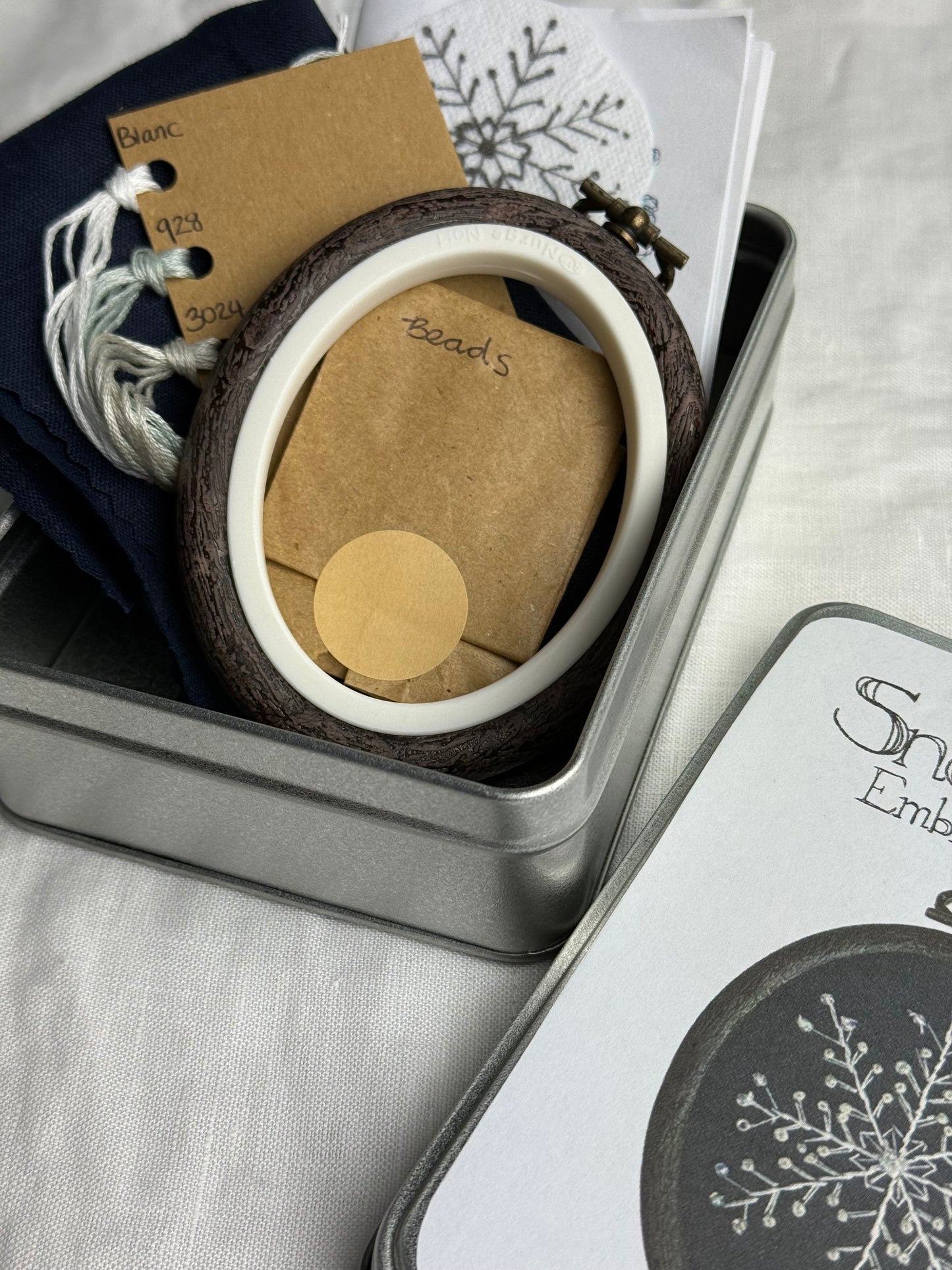 SNOWFLAKE - INSPIRING YARNS MINI EMBROIDERY KIT