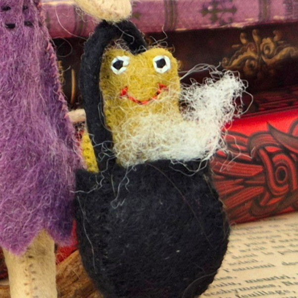 LITTLE MOUSE IS A WITCH - CORINNE LAPIERRE MINI FELT EMBROIDERY KIT