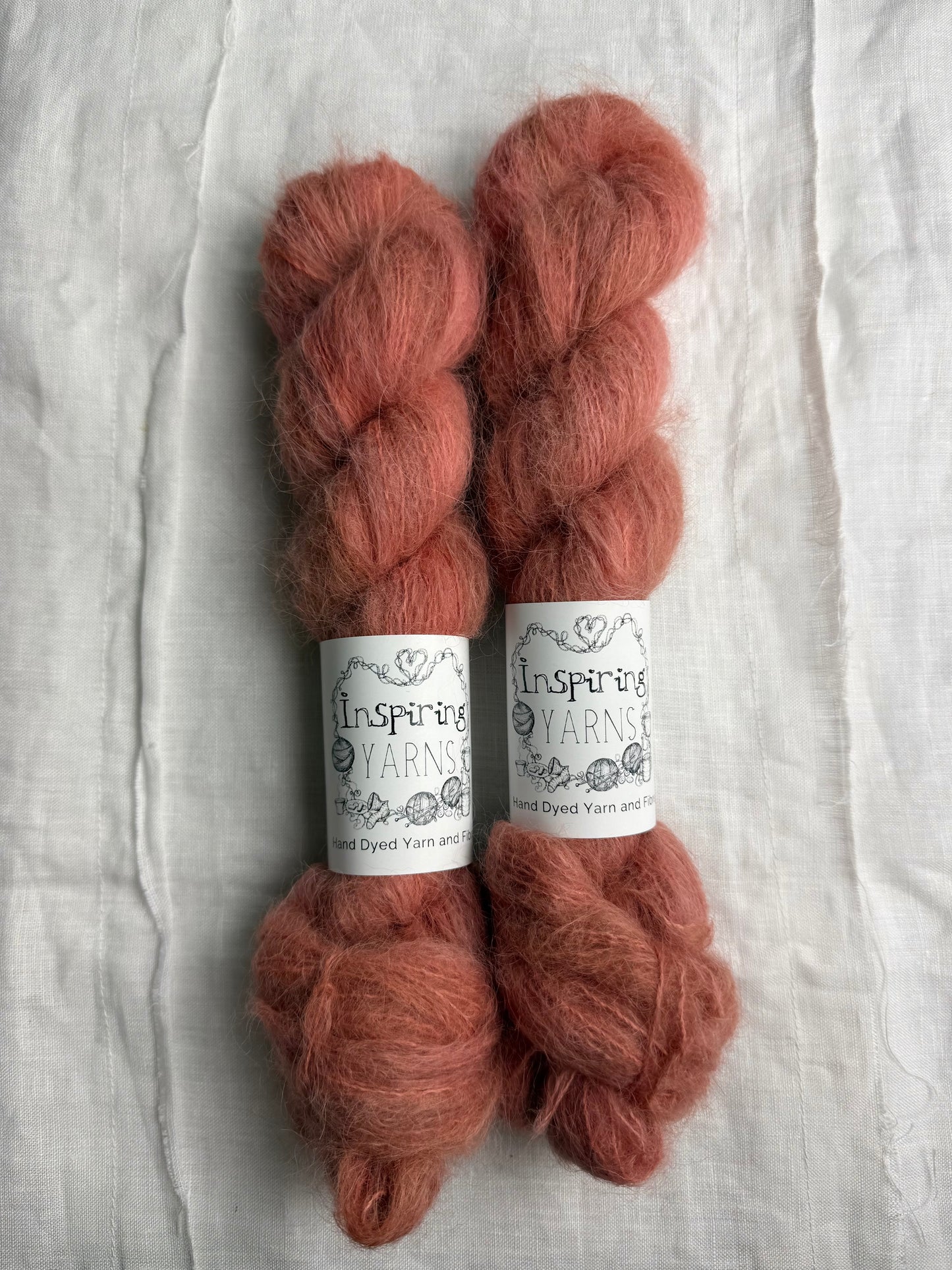 LUGHNASADH - BRUSHED SURI 4PLY 50G