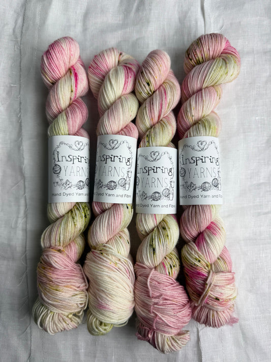 APPLE BLOSSOM - MERINO SMOOTH SOCK 50G