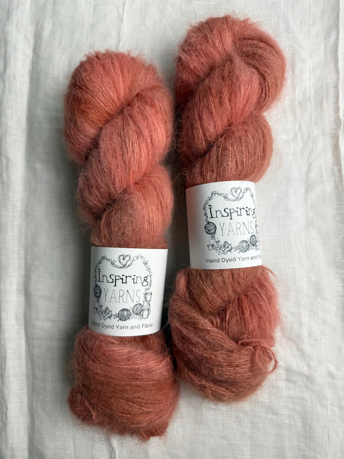LUGHNASADH - BRUSHED SURI 4PLY 100G
