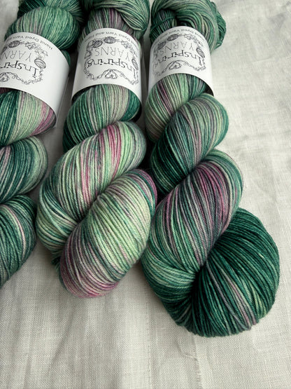 LAURA - MERINO SMOOTH SOCK 100G - ROGUE BATCH