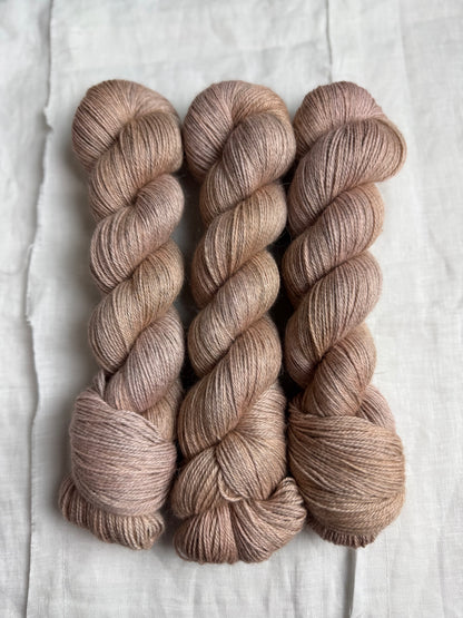 BELTANE - MIST 4PLY 100G