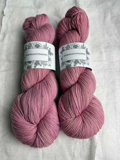 HERBARIUM DYEWORKS - MERINO TWIST 4PLY/FINGERING 100G