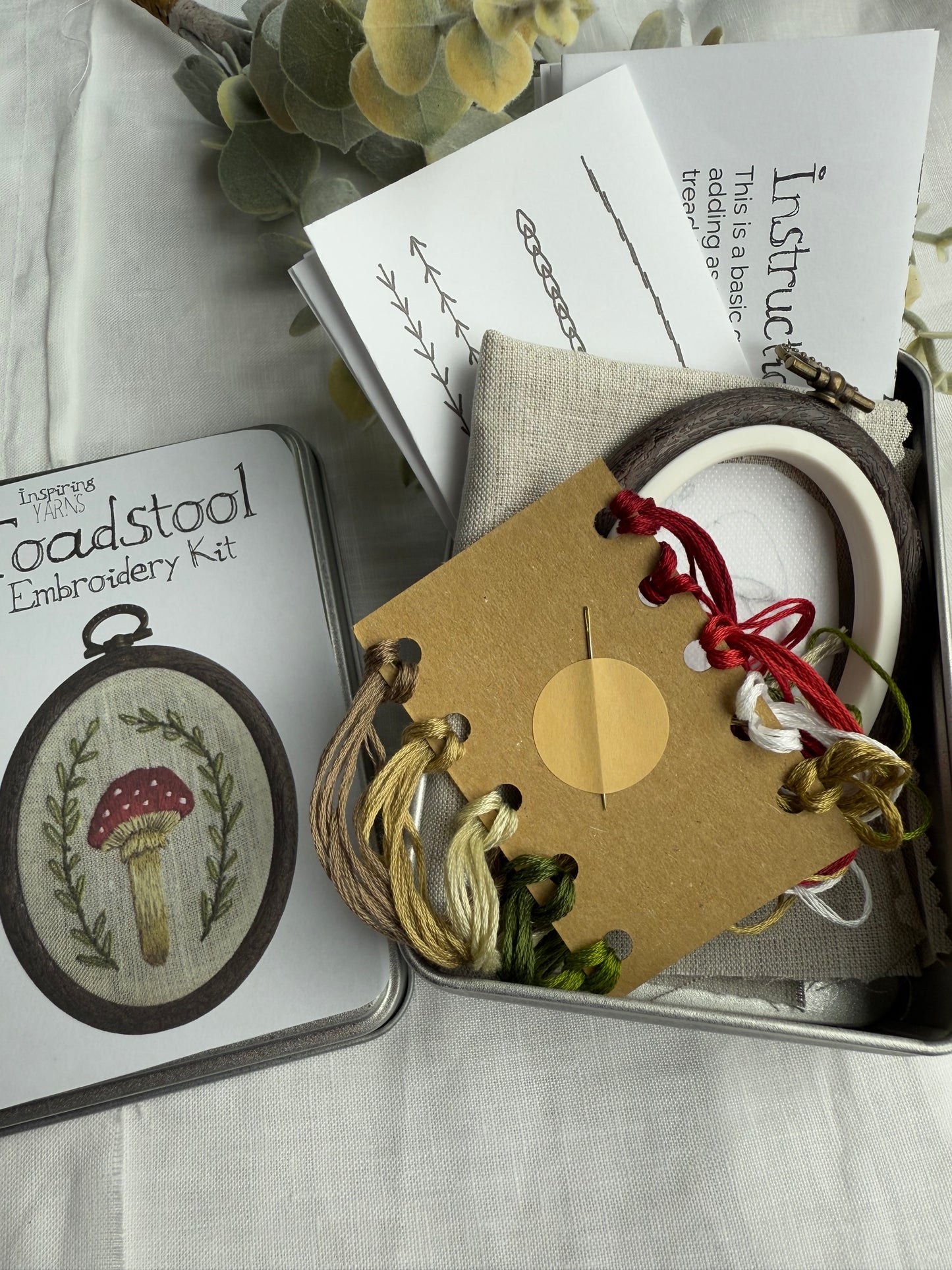 TOADSTOOL - INSPIRING YARNS MINI EMBROIDERY KIT