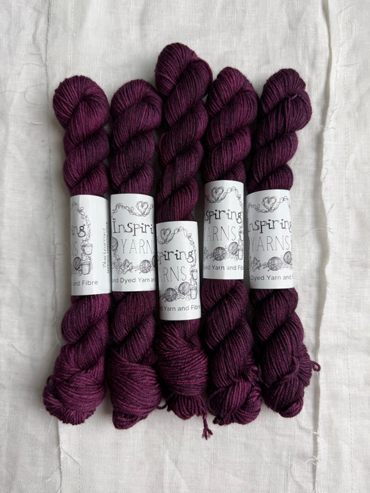 BLACKCURRANT - MERINO SMOOTH SOCK 20G MINI - ROGUE BATCH