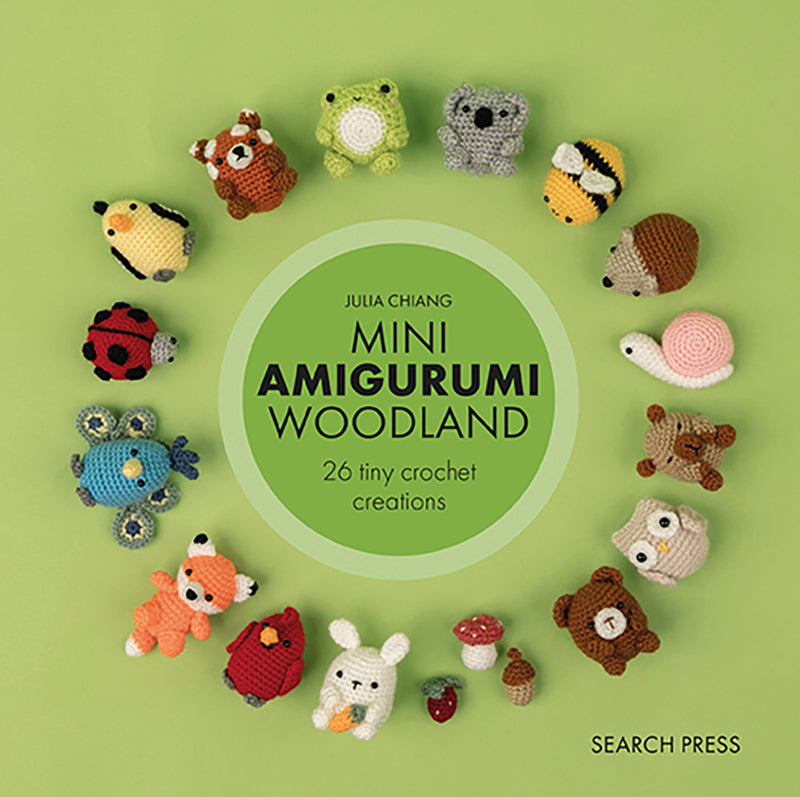Book cover of 'Mini Amigurumi Woodland' with crochet animals on a green background