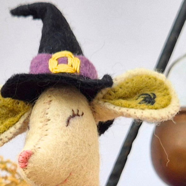 LITTLE MOUSE IS A WITCH - CORINNE LAPIERRE MINI FELT EMBROIDERY KIT